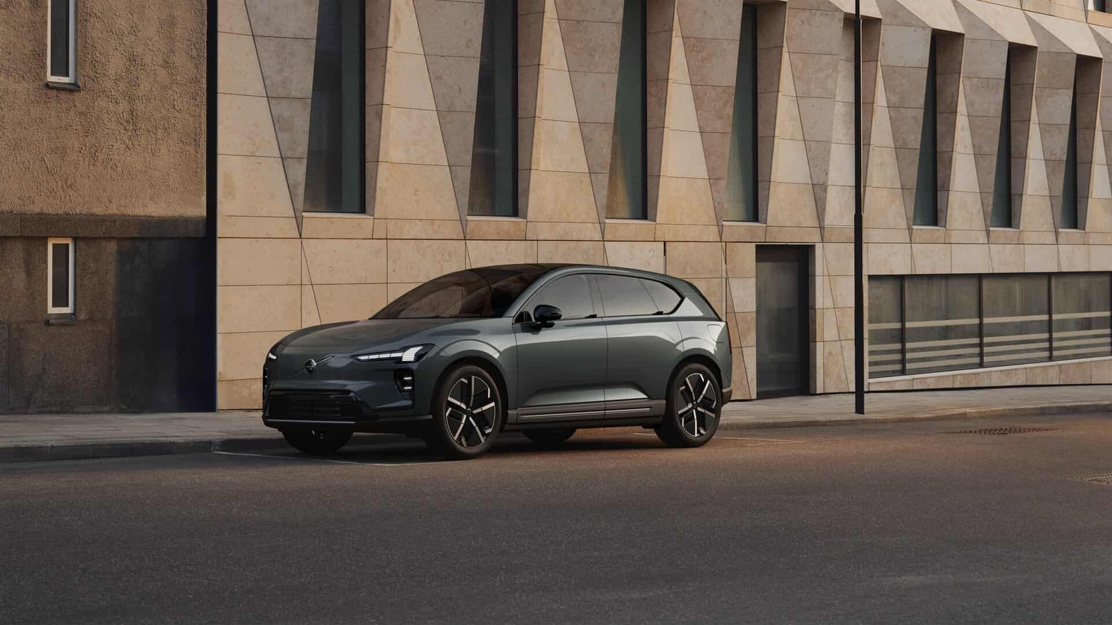Volvo EX60, SUV 100 % électrique